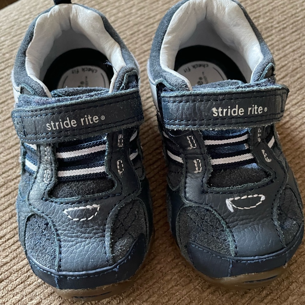 Stride Rite toddler boys’ Xavier size 4.5 W dark blue & white sneakers - Picture 4 of 8